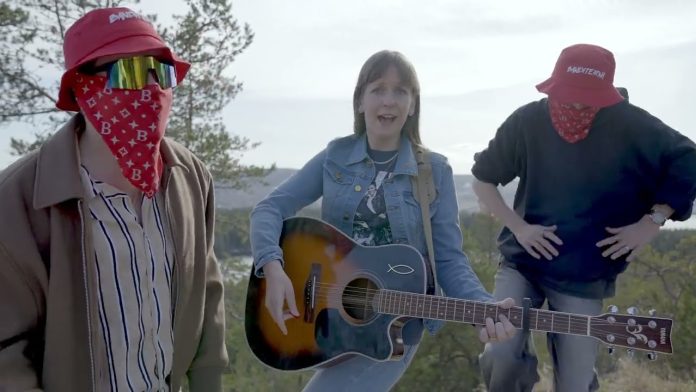 Pärleporten music video – Emilia Lindberg feat. BANDITERNA